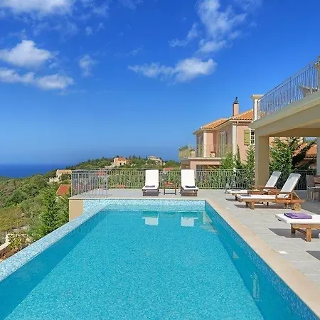 Villa Sleeps 6 Pool Air Con Wifi *