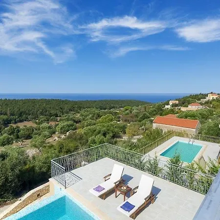 Sleeps 6 Pool Air Con Wifi *