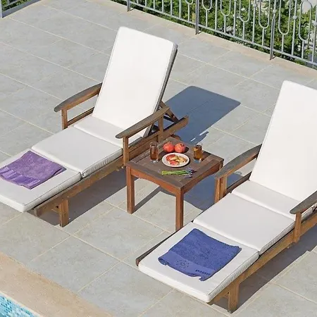 Villa Sleeps 6 Pool Air Con Wifi