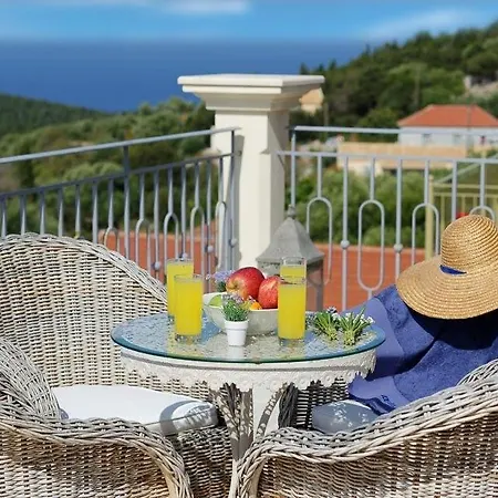 Sleeps 6 Pool Air Con Wifi *