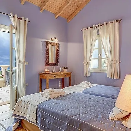 Sleeps 6 Pool Air Con Wifi Villa Antipata (Erisos)