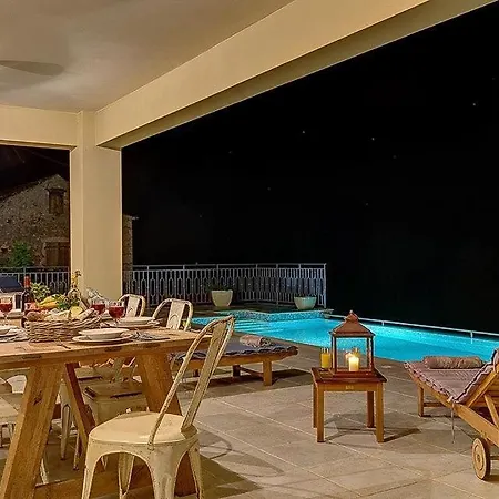 Sleeps 6 Pool Air Con Wifi Villa *