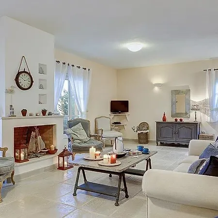 Sleeps 6 Pool Air Con Wifi * Antipata (Erisos)